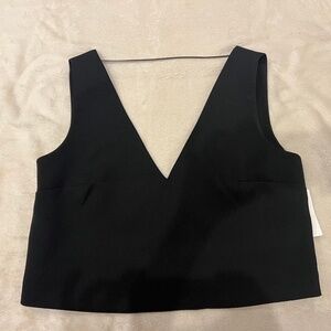 KENDALL + KYLIE V-Neck Crop Top size M